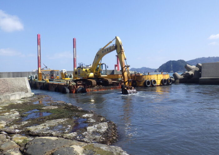 香住漁港　下浜泊地　浚渫工事